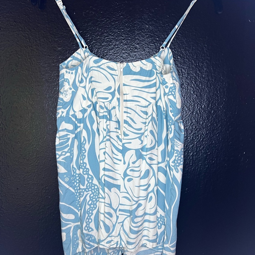 Manuhealii Blue and White Patterned Top